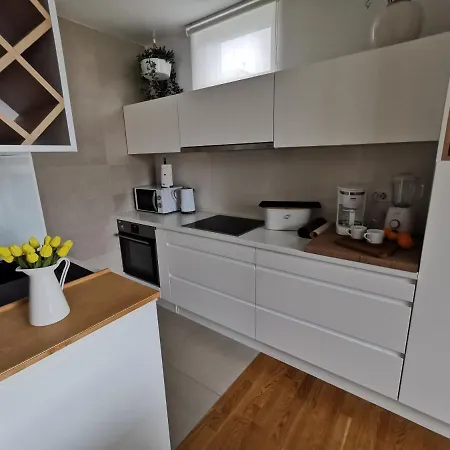 Apartman White 5 *
