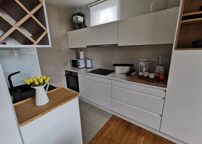 Apartamento White 5 *